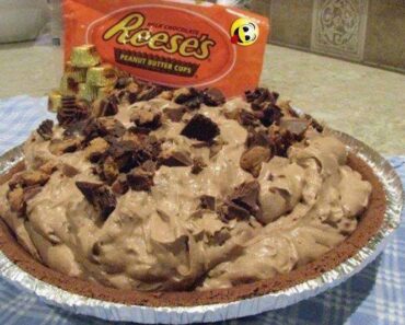 No-Bake Reese’s Peanut Butter Cup Freezer Pie 2023