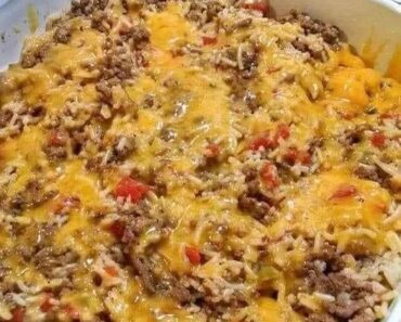 Cheesy Spanish Rice Casserole with Ground Beef and Vegetables 2023